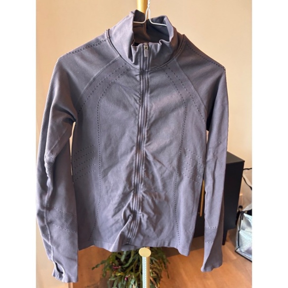 Womens Full Zip Long Sleeve Performance Jacket purplish/gray. Approx Small